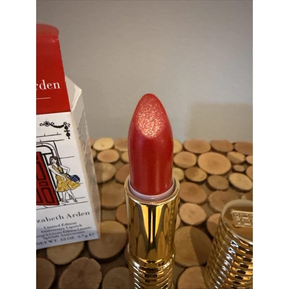 Elizabeth Arden‎ Limited Edition Anniversary Lipstick Red Door Red NIB